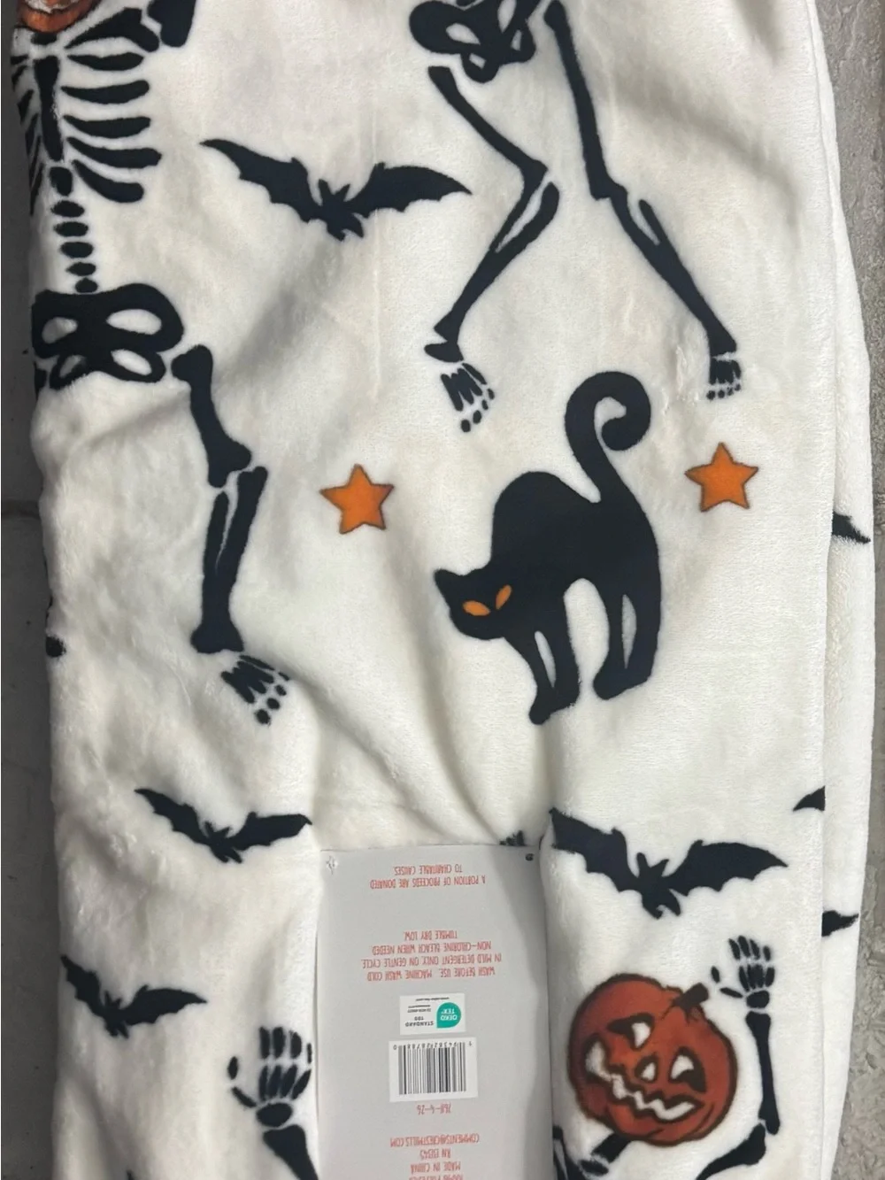Trick or Treat Halloween Throw Blanket w/Cats Bats Stars Pumpkin Skeletons NWT